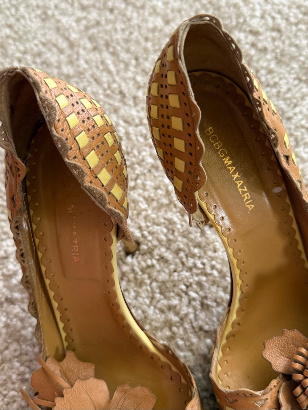 BCBG Max Azria Leather Floral Peep Toe Heels Brown Gold Laser Cut Pumps 8.5 HTF - Picture 11 of 11